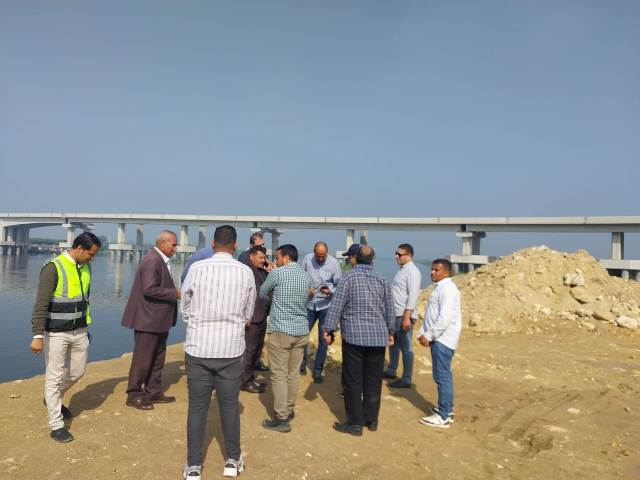 سكرتير بنى سويف يتابع أنشاء بمحور الفشن الحر على النيل 