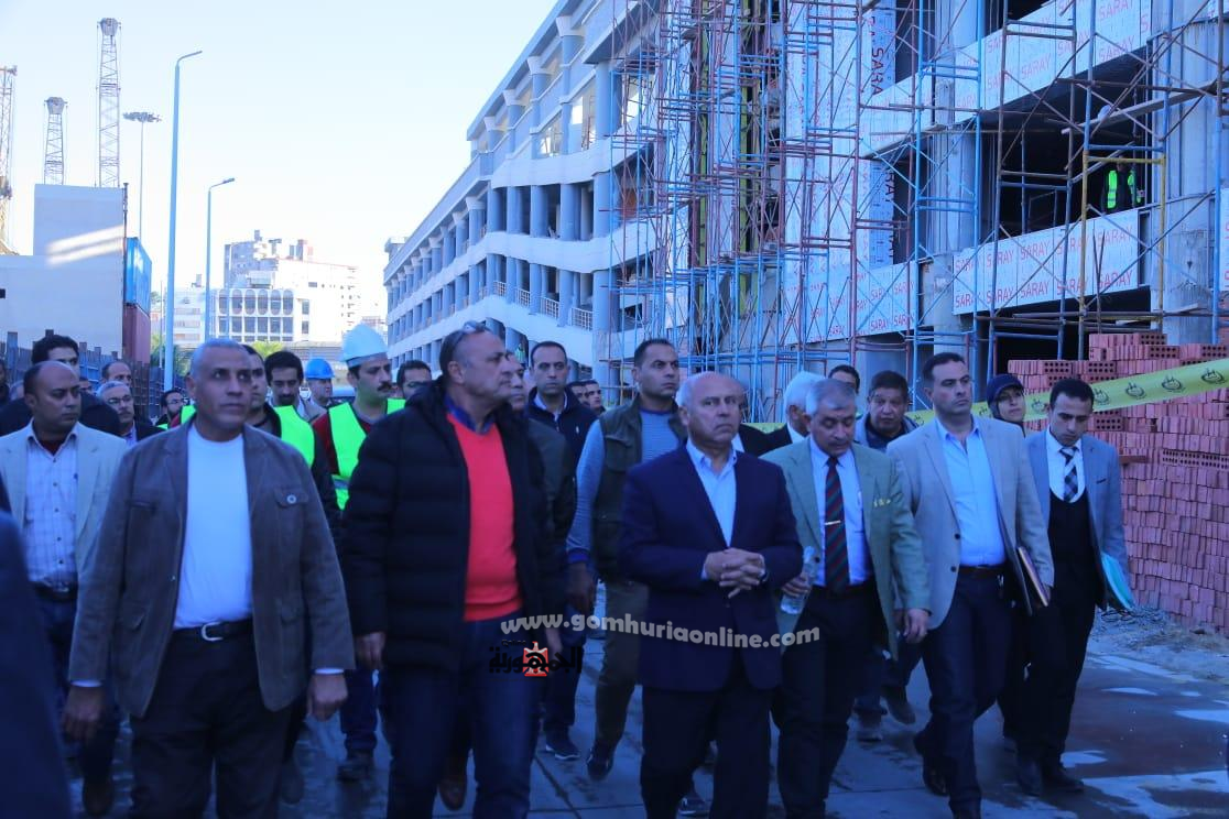 جولة تفقدية مفاجئة لوزيرالنقل بميناء الاسكندرية 