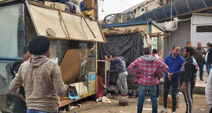 نائب محافظ القليوبية يتابع رفع الاشغالات بموقف المؤسسة بغرب شبرا الخيمة 