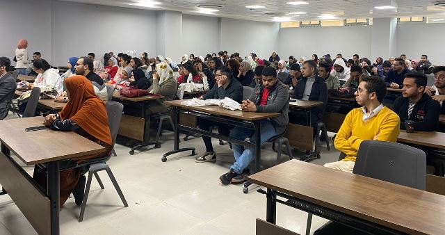 الطب البيطرى بجامعة بدر تعقد ندوة عن أشهر الأطباء السياسين.. فيديو