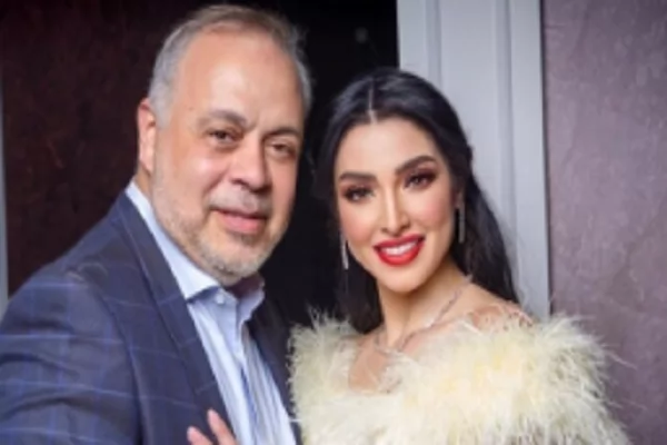 روجينا تحتفل بعيد ميلاد اشرف زكي بطريقتها الخاصة 