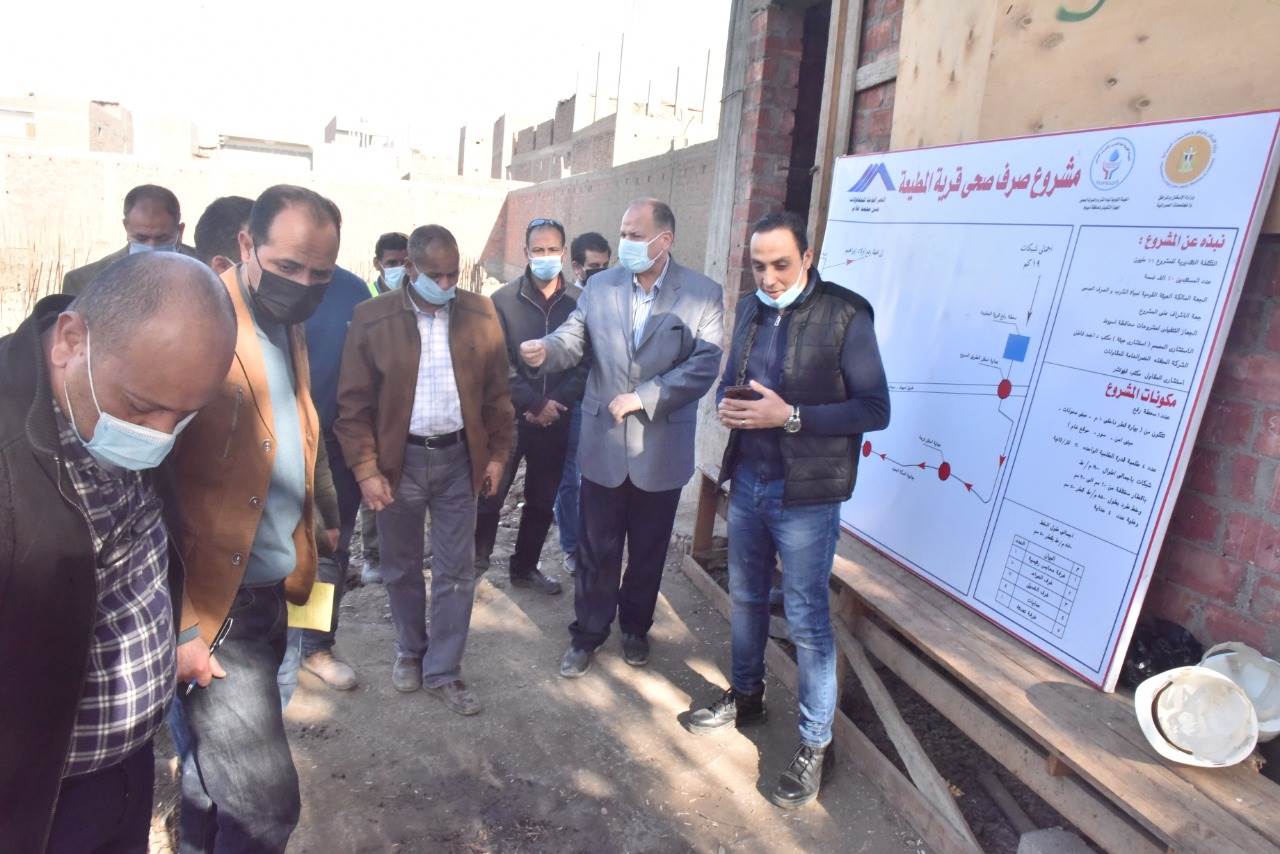 محافظ أسيوط يتفقد أعمال تنفيذ مشروع صرف صحي قرية المطيعة 