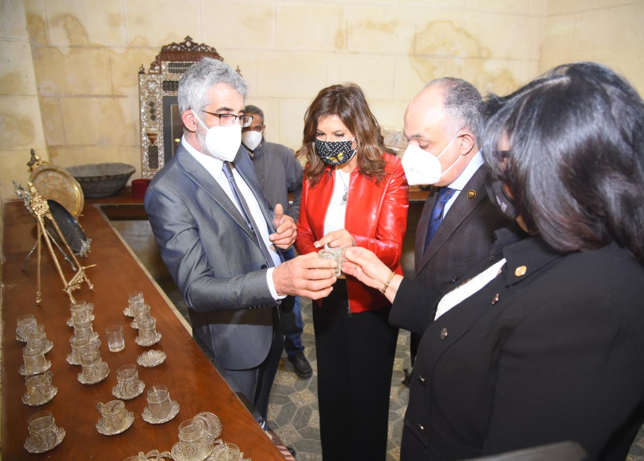 وزيرة الهجرة تفتح مشروعا لإحياء الحرف التراثية بالجمالية أسسه مستثمر مصري مقيم بكندا
