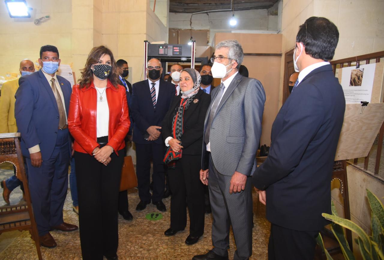 وزيرة الهجرة تفتح مشروعا لإحياء الحرف التراثية بالجمالية أسسه مستثمر مصري مقيم بكندا