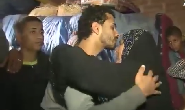 بالفيديو.. الشاب العائد لاهلة بعد 25 سنة يخاطب المسؤلين عايز حقي فى اهلي 