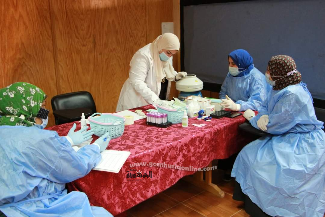 بـدء تطعيـم الأطقـم الطبيـة والعامليـن بمستشفيـات جامعـة المنوفيـة ضد فيروس كورونا