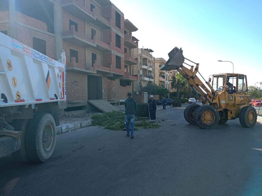 رشاد: حملات نظافة وتجميل يومية بكافة احياء مدينة العبور