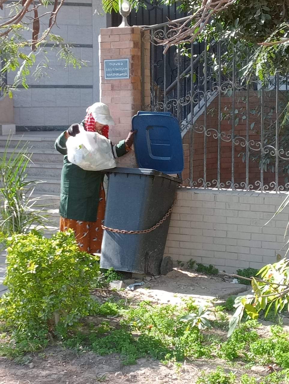 رشاد: حملات نظافة وتجميل يومية بكافة احياء مدينة العبور
