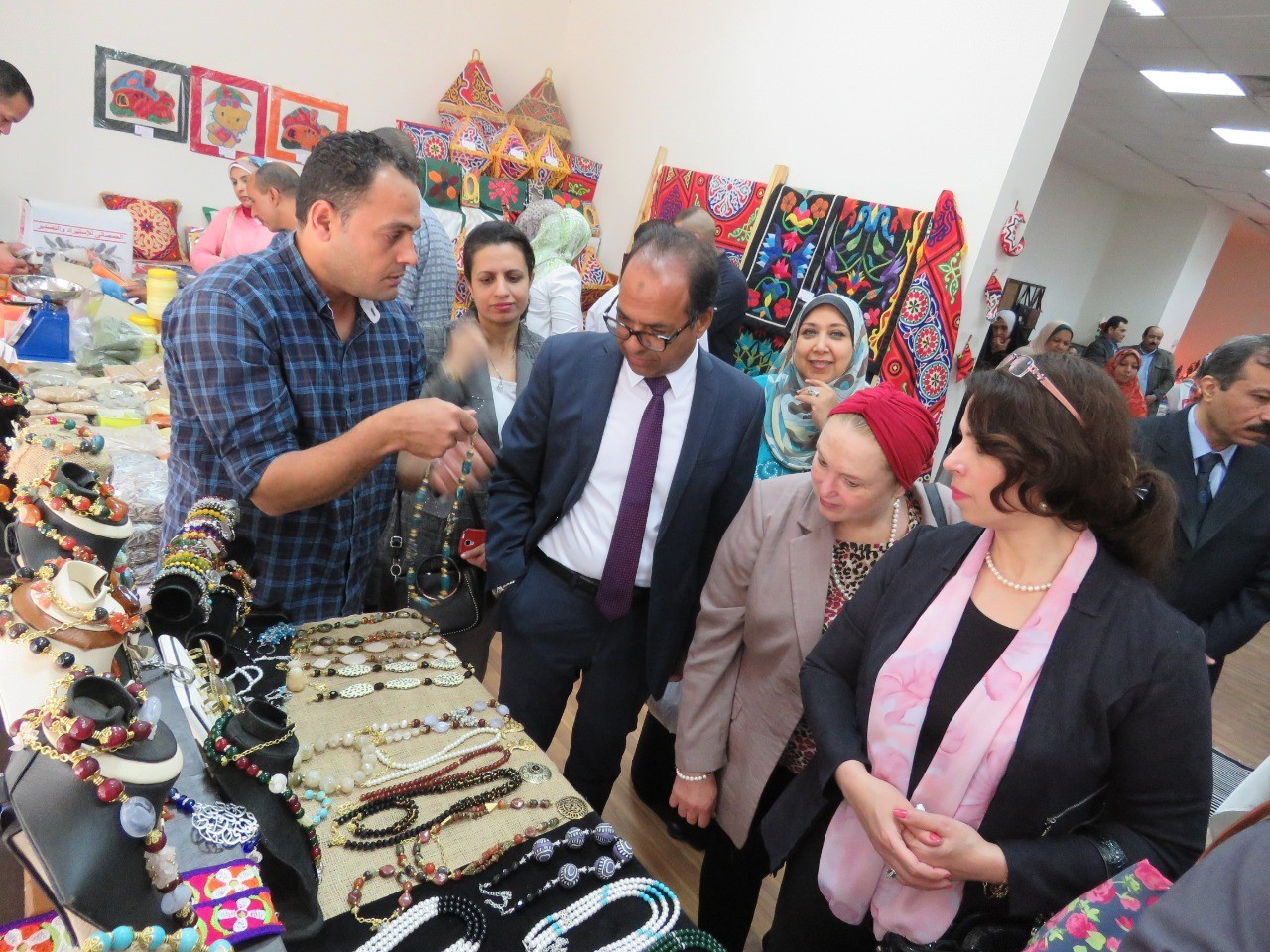 المالية تستضيف معرض الحرف اليدوية والمنتجات الزراعية لأهالي المدن الحدودية
