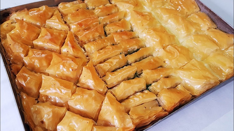 البقلاوة بثلاث حشوات 