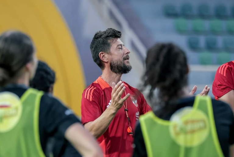 الفريق الأول لكرة القدم «سيدات» بـ الأهل