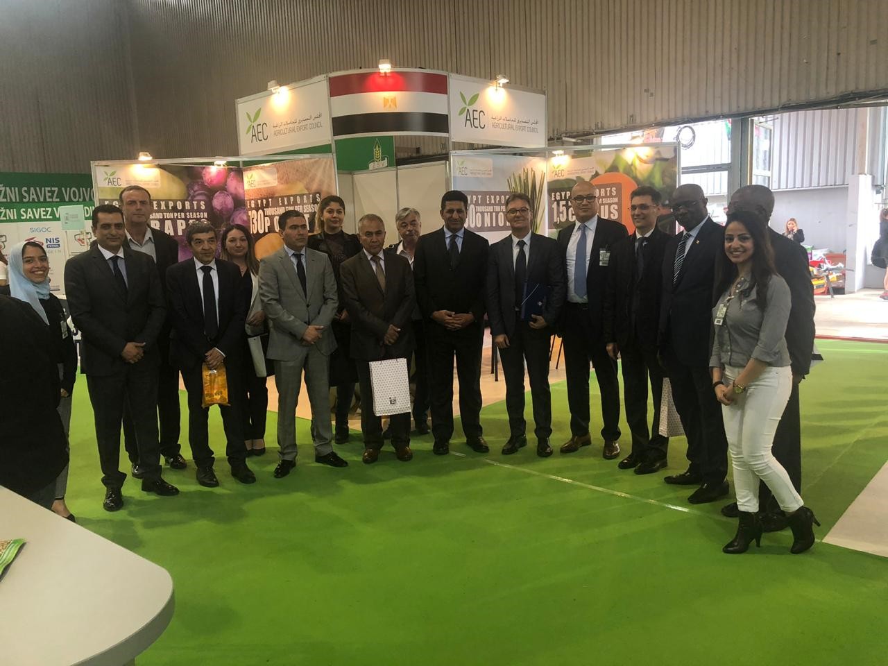 سفيرنا ببلجراد يفتتح أول جناح لمصر في معرض نوفي ساد الزراعي الدولي