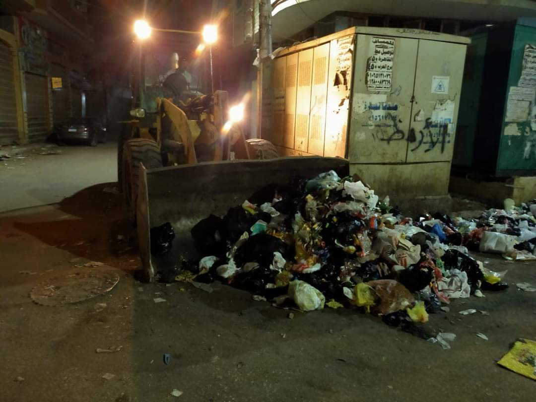 رفع اكثر من 40 طن قمامه ومخلفات بشوارع مدينه طلخا بالدقهلية اول ايام عيد الفطر 