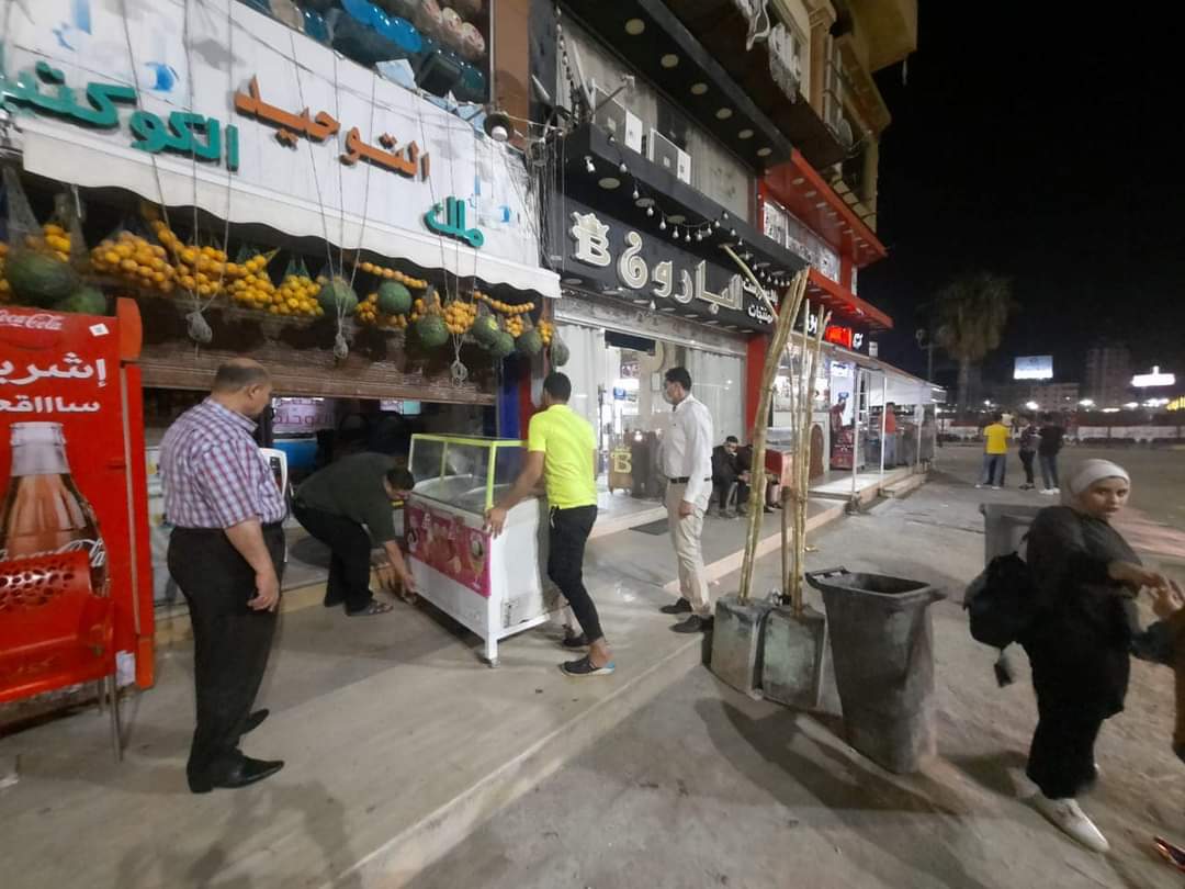 رفع اكثر من 40 طن قمامه ومخلفات بشوارع مدينه طلخا بالدقهلية اول ايام عيد الفطر 