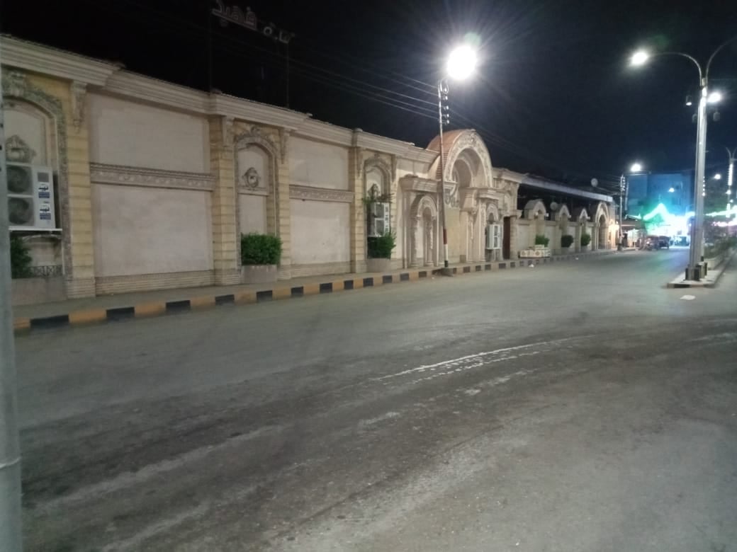 السيارات المكنسيه بشوارع مدينه المنزله بالدقهلية وحملات ليليه لرفع الاشغالات  بالميادين  