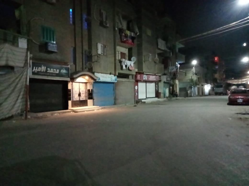 السيارات المكنسيه بشوارع مدينه المنزله بالدقهلية وحملات ليليه لرفع الاشغالات  بالميادين  