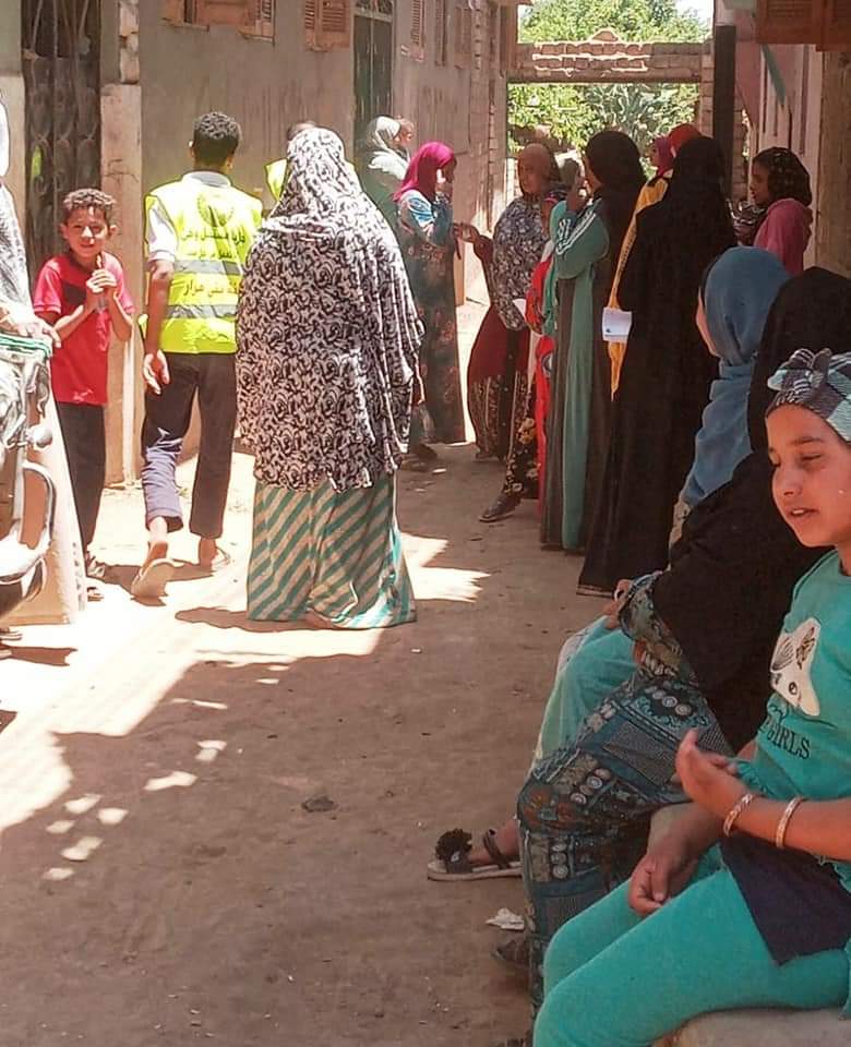 الكشف علي ١٩٠ حالة في قافلة 