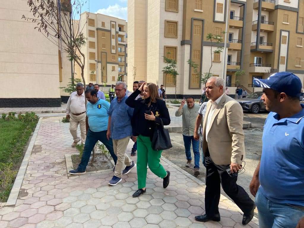 مي عبد الحميد تتفقد مشاريع الإسكان الاجتماعى بمدينة العبور الجديدة