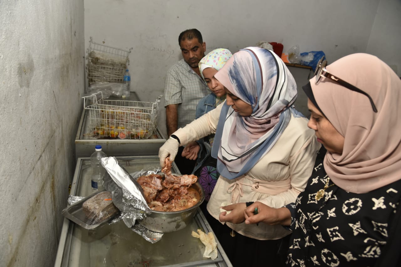 حملات تفتيشية على مطاعم ومحلات مطروح لضبط المخالفات