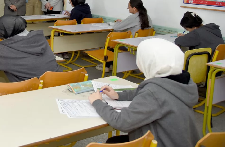 طلاب الشهادة الإعدادية
