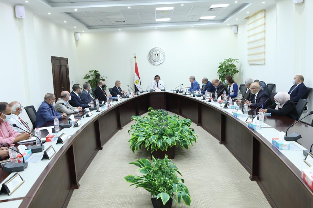  عبد الغفار يطالب بتطوير لوائح المعاهد الخاصة لتخرج الطلاب عقب استيفائهم الساعات المطلوبة 