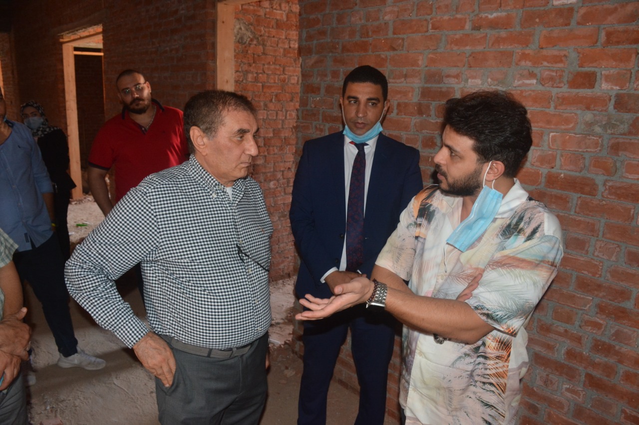 محمد رشاد يدعم مركز أورام الفيوم ويطالب الفنانين بتقديم الدعم النفسى المعنوى.. صور  