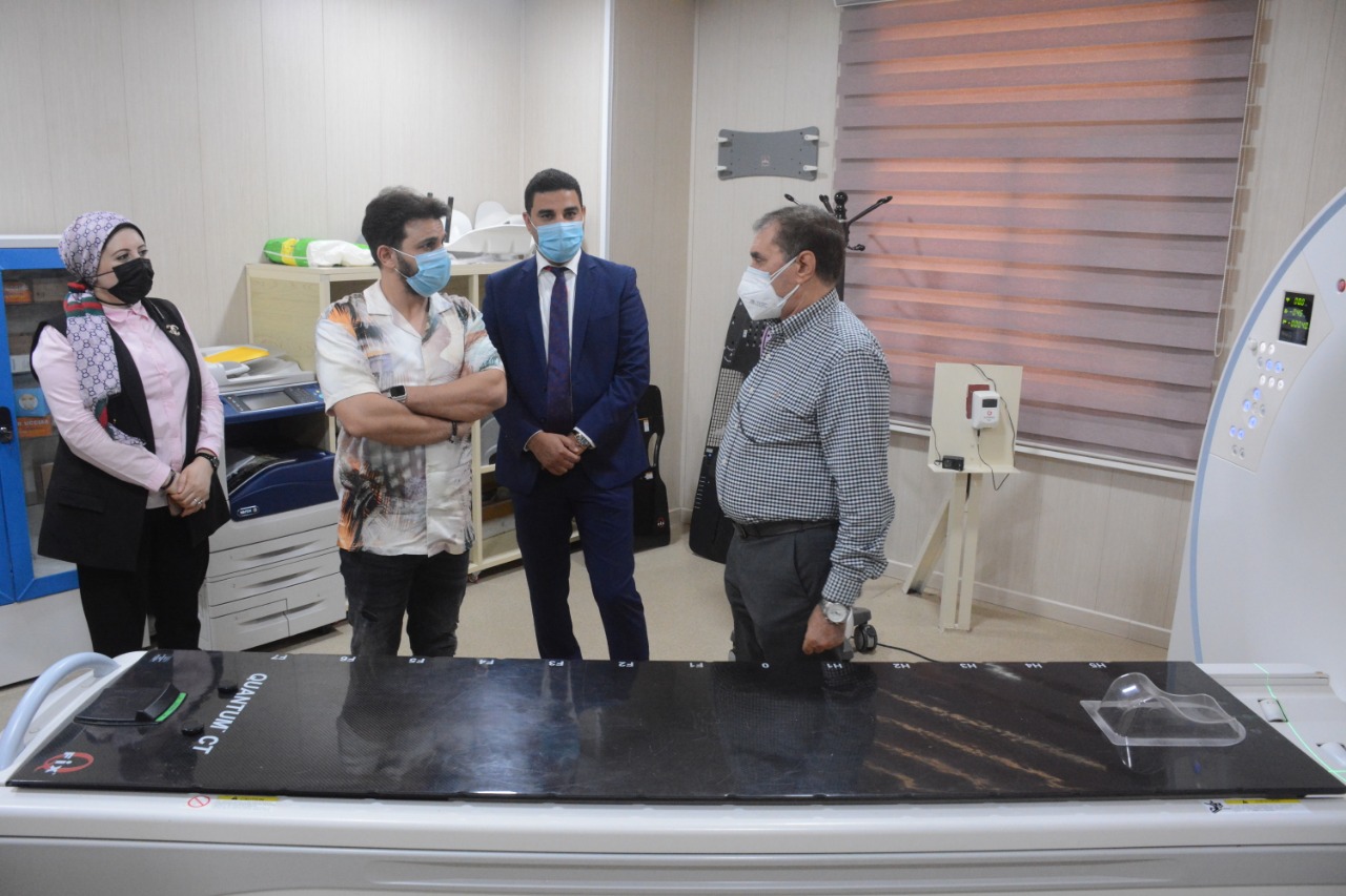 محمد رشاد يدعم مركز أورام الفيوم ويطالب الفنانين بتقديم الدعم النفسى المعنوى.. صور  