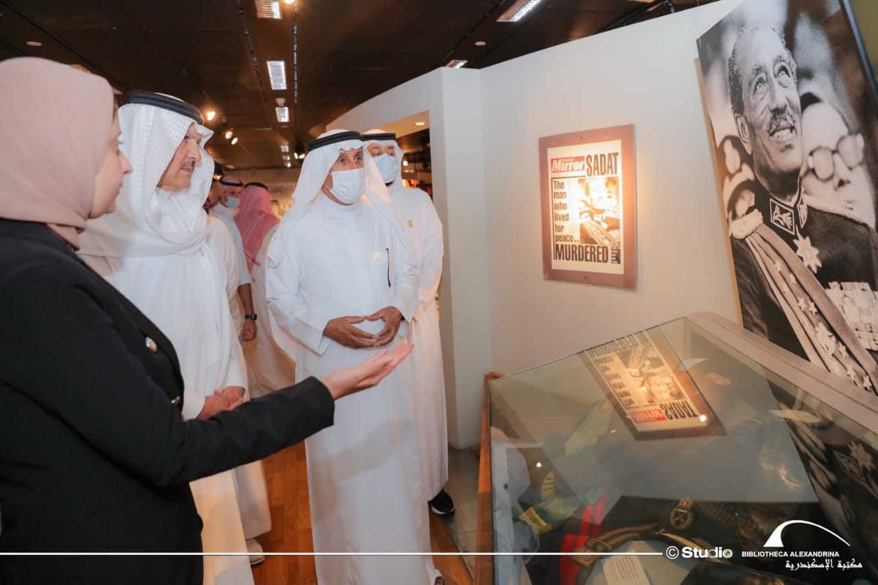 د. الفقي يستقبل السفير السعودي بالقاهرة وأمين عام دارة الملك عبد العزيز بمكتبة الإسكندرية