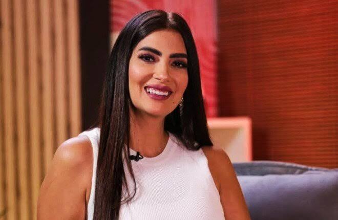 الفنانة بسنت النبراوي