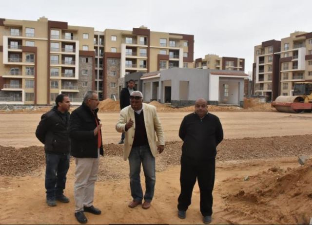 جمال طلعت يتفقد عدداً من مشروعات الطرق والإسكان بمدينة القاهرة الجديدة