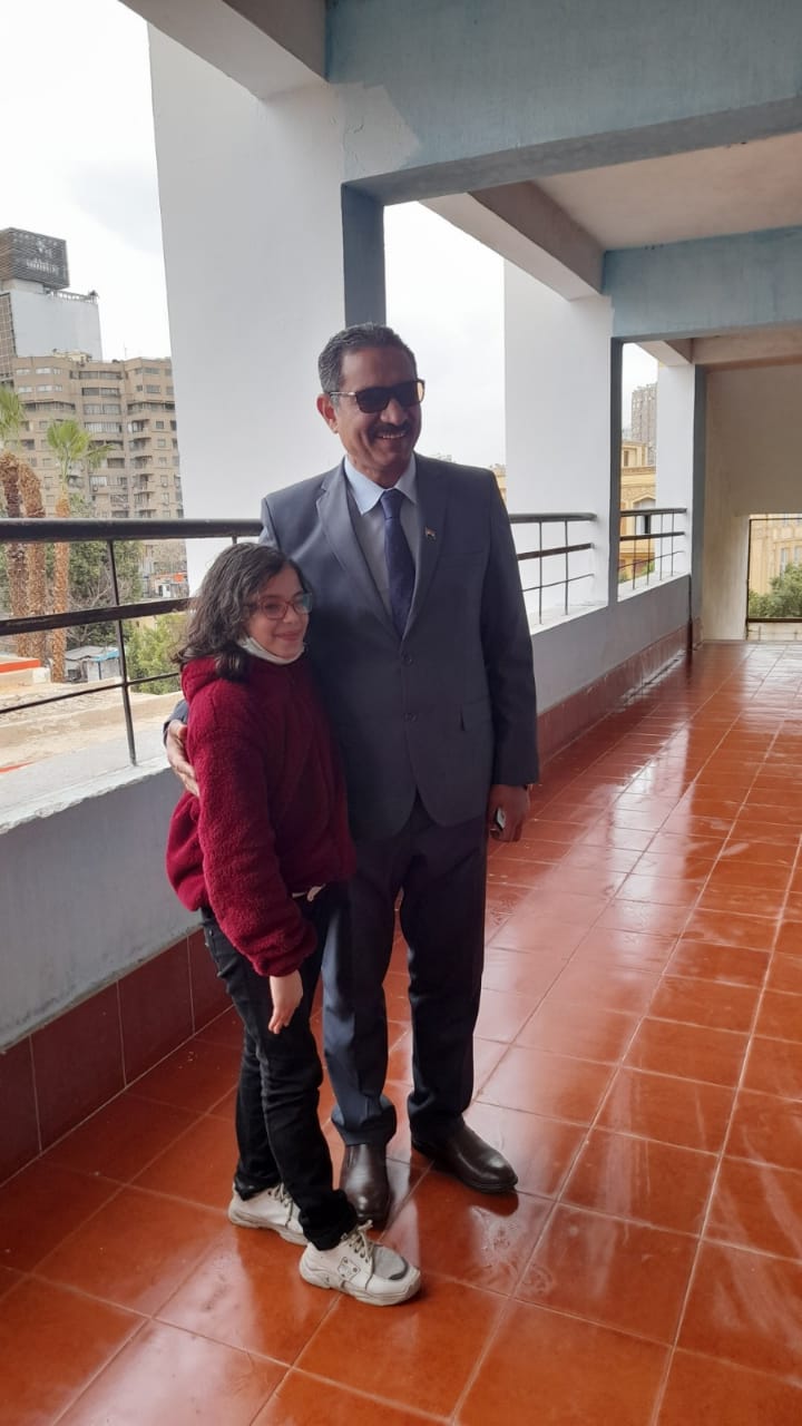 مُدير تعليم الجيزة يُتابِعُ سَيرَ الامتحانات بمَدارِس العَجوزة 