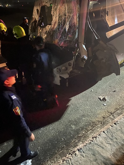 اصابة امناء شرطة وضابط في انقلاب ميني باص