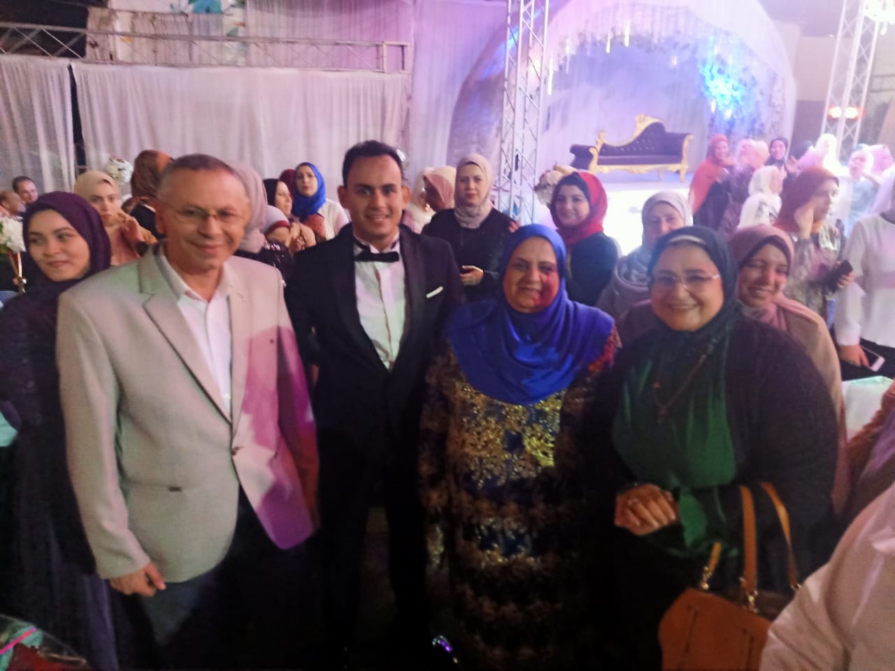 تهنئة بمناسبة الزفاف السعيد