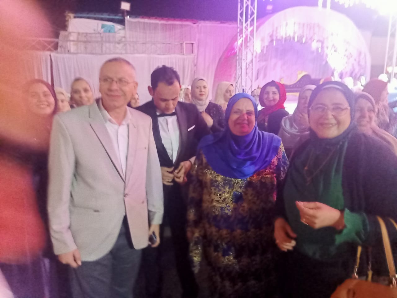 تهنئة بمناسبة الزفاف السعيد