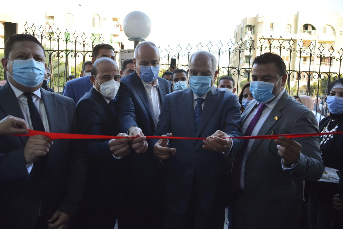 محافظ الجيزة يفتتح المبني الجديد