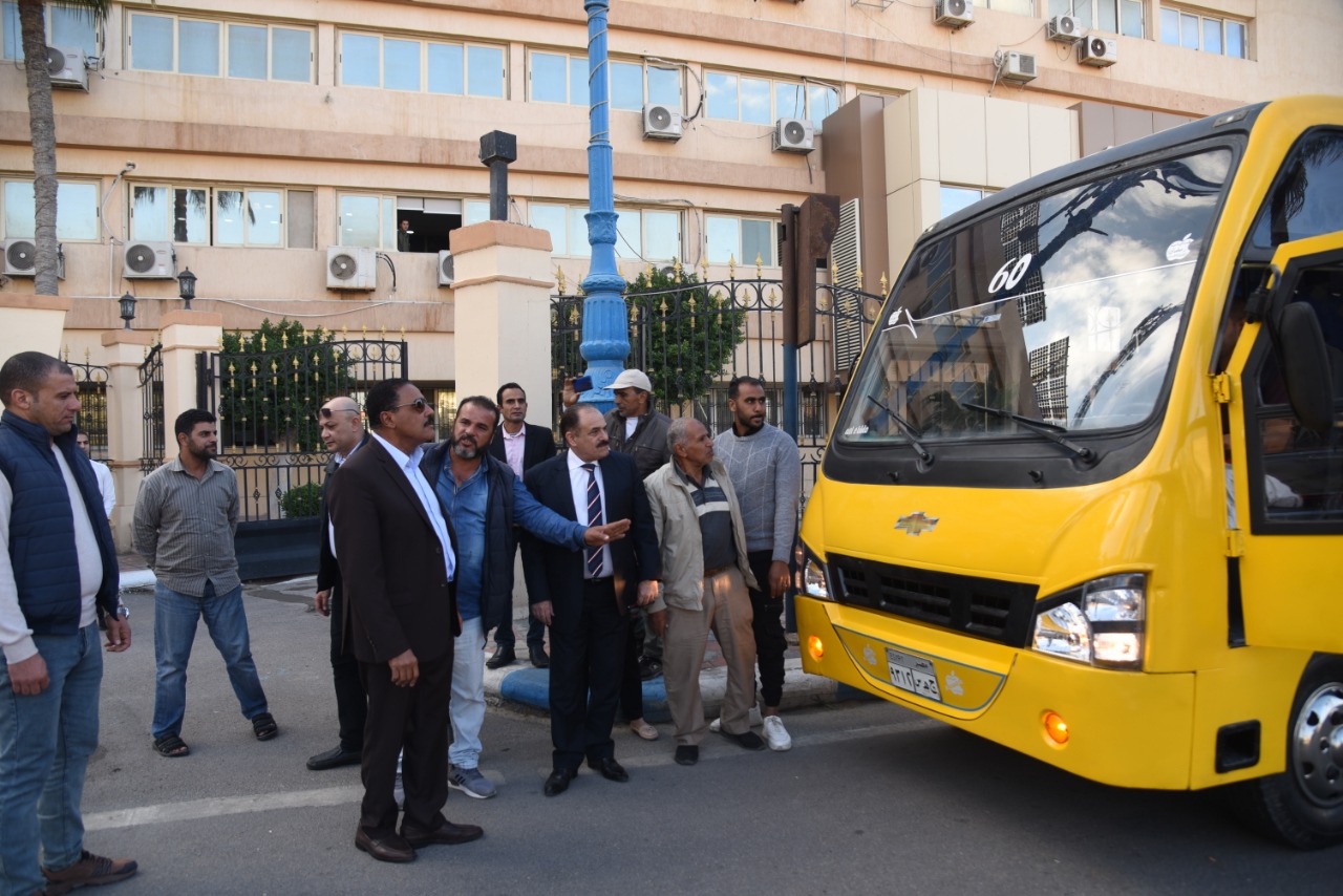 ٣ اتوبيسات بمشروع نقل الركاب لطلاب جامعة مطروح