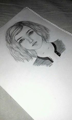 شيرين جمال تعشق الرسم وتتمنى ان تصبح طبيبة ..صور