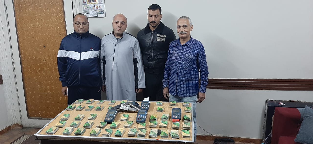   ضبط تشكيل عصابى استولى على 33 مليون جنيه من أموال الدعم للخبز.. صور