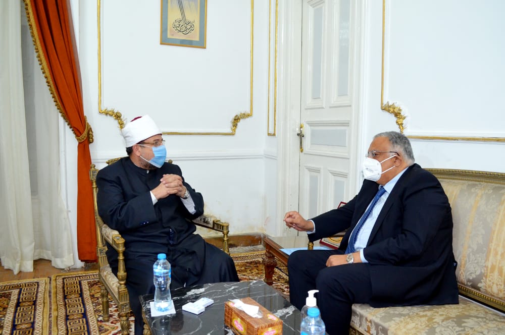 وزير الأوقاف والسفير إيهاب جمال الدين