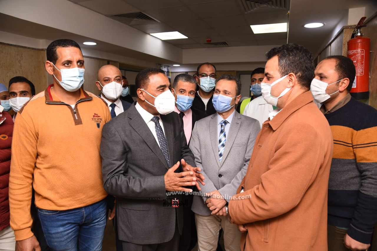 محافظ مطروح يتفقد اعمال المرحلة الثانية من قوافل صناع الخير