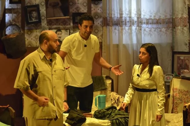 مسرحية يمين في أول شمال