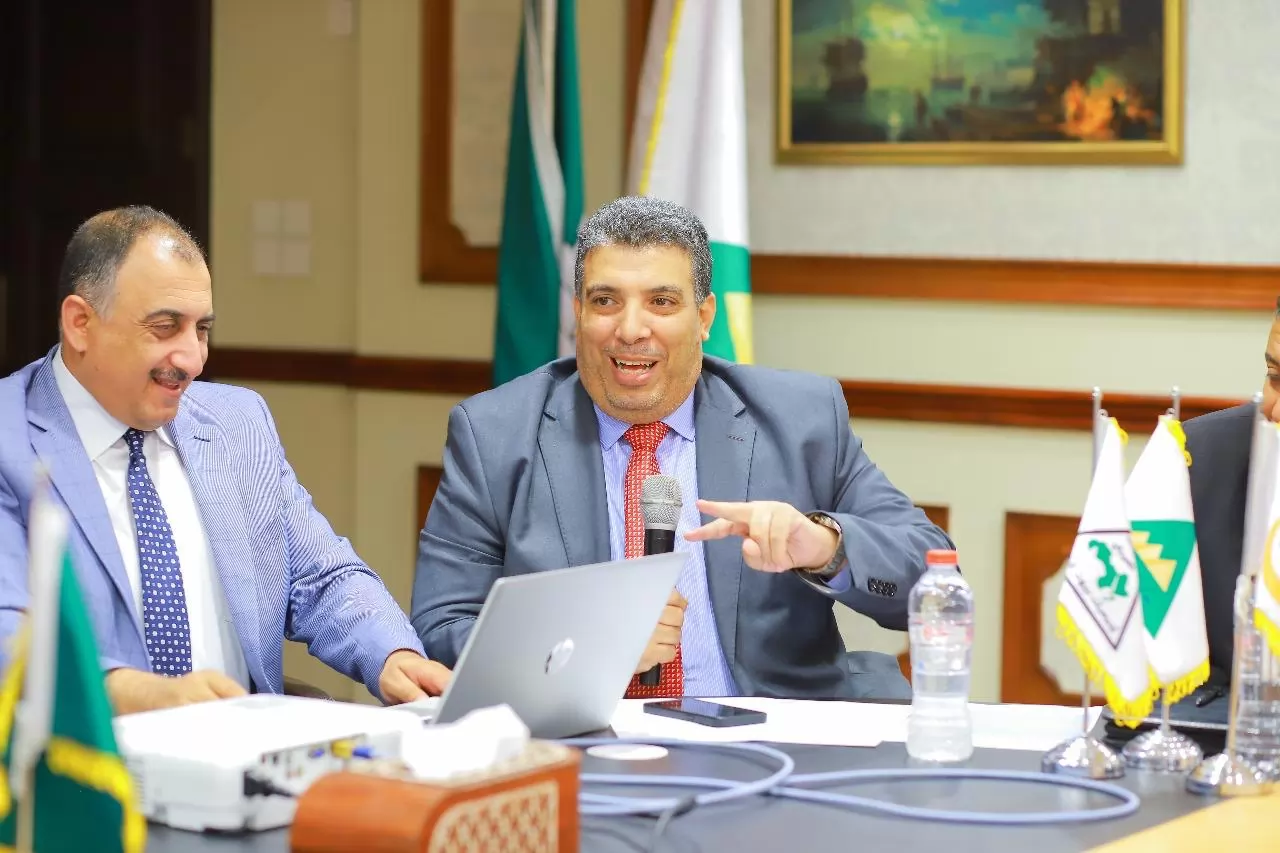 بنمنصور: ترشيح أشرف عثمان لتعزيز الحوكمة الدولية بالاتحاد الدولي لبيوت الشباب 