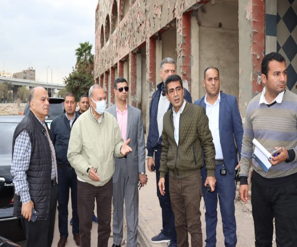 الهجان يبحث الإجراءات التنفيذية لمنظومة النظافة بمديني شبرا الخيمة والخصوص 