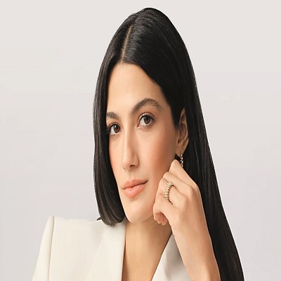 تارا عماد 