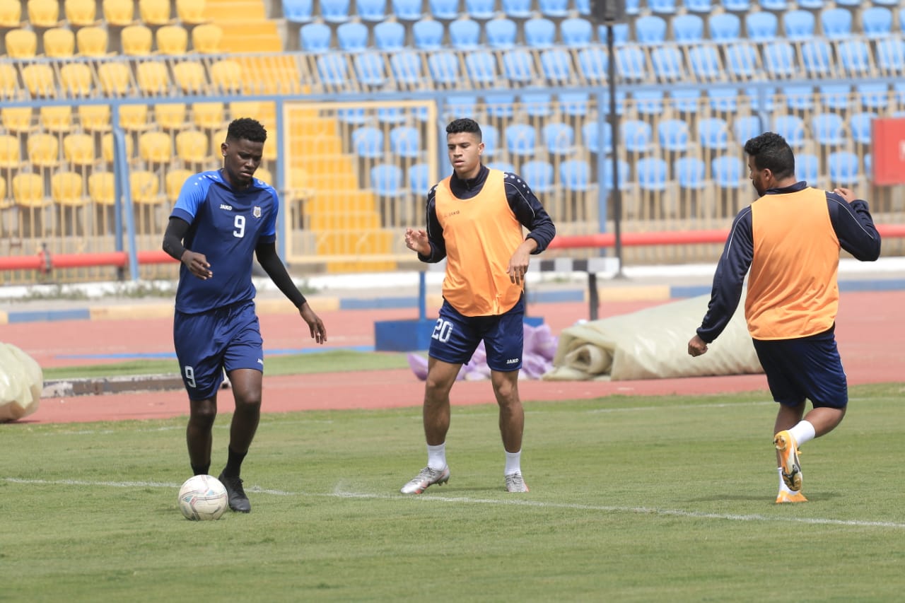 الإسماعيلى يواجه الطلائع فى مباراة الـ ٦ نقاط