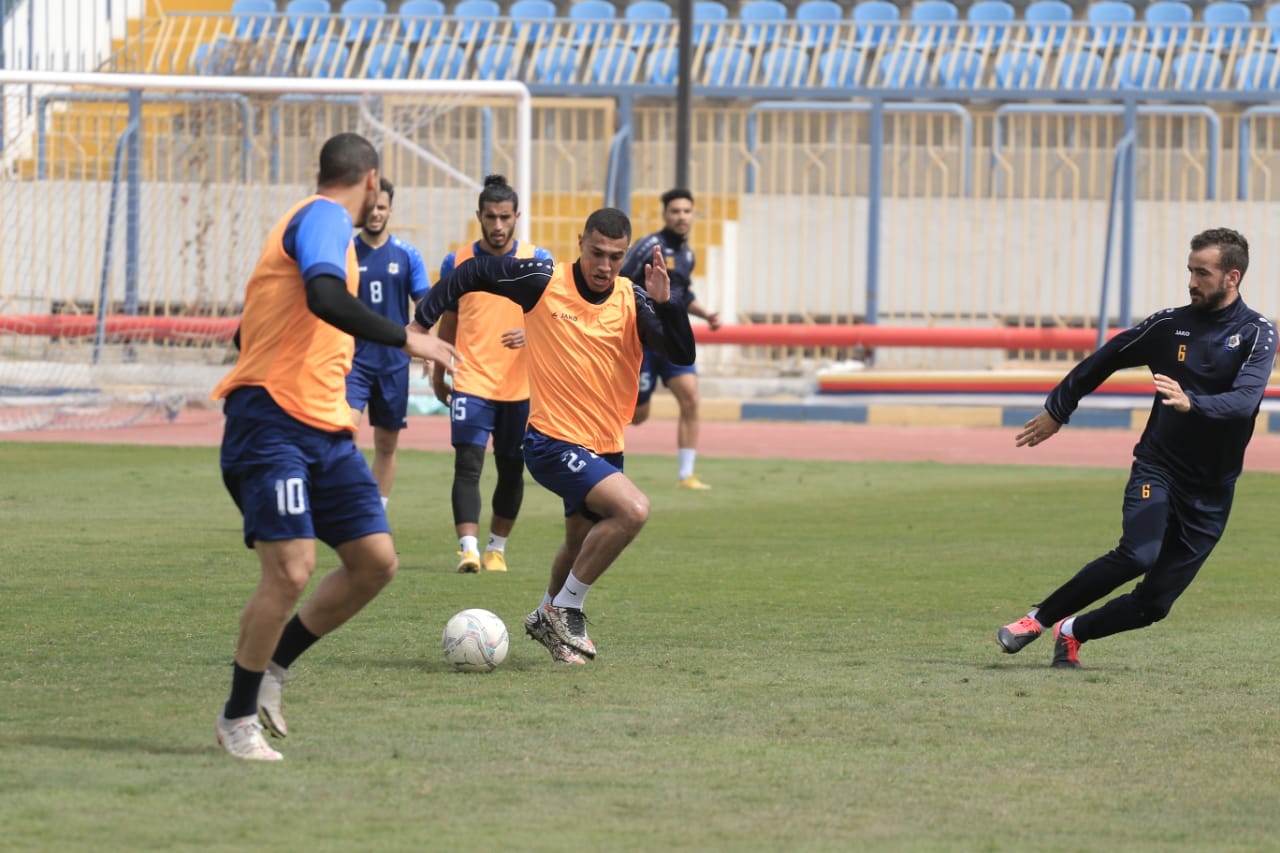 الإسماعيلى يواجه الطلائع فى مباراة الـ ٦ نقاط