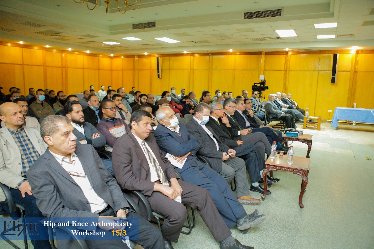  نائب رئيس جامعة الزقازيق يفتتح ورشة عمل حول استبدال مفصل الفخد والركبة بكلية الطب 