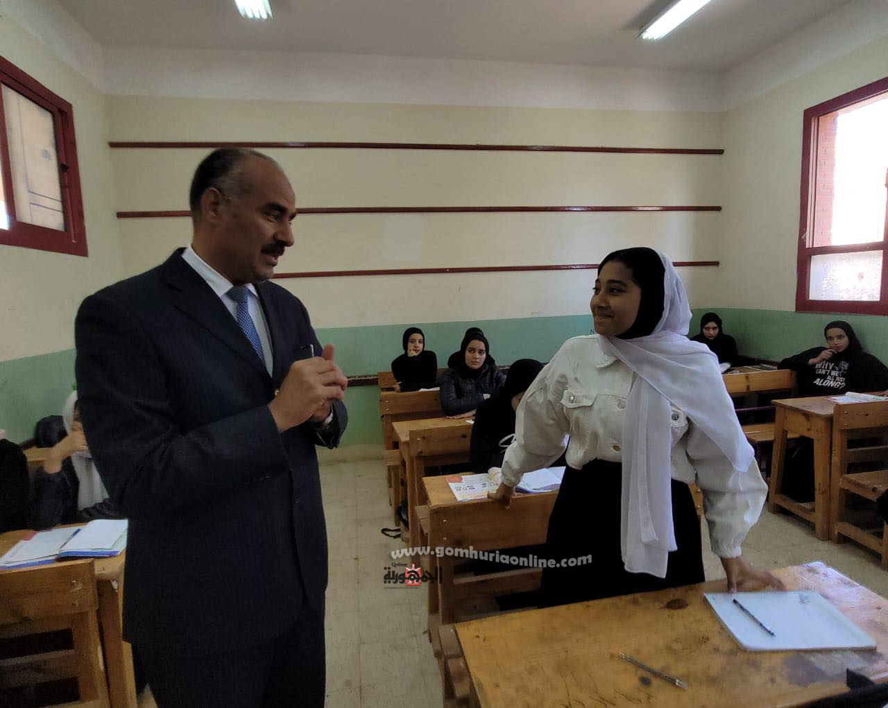 الفولي يُفاجىء المدرسة الفندقية بشبين الكوم .. صور