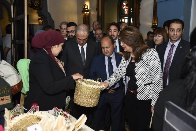 وزيرة التضامن تفتتح معرض الحرف اليدوية