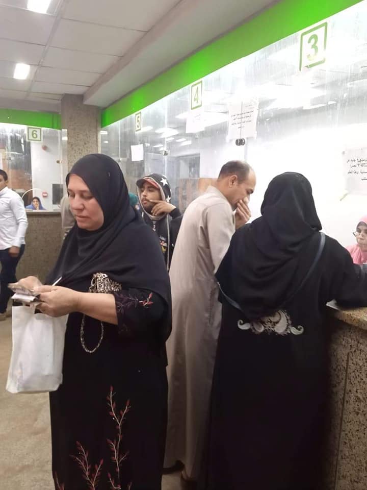 محافظ الجيزة يتابع إنتظام سير إجراءات صرف المنحة المقرره للعماله غير المنتظمه